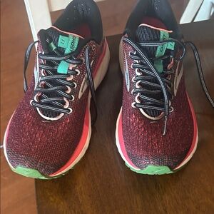 Brooks Women's Red and Green Athletic Shoes